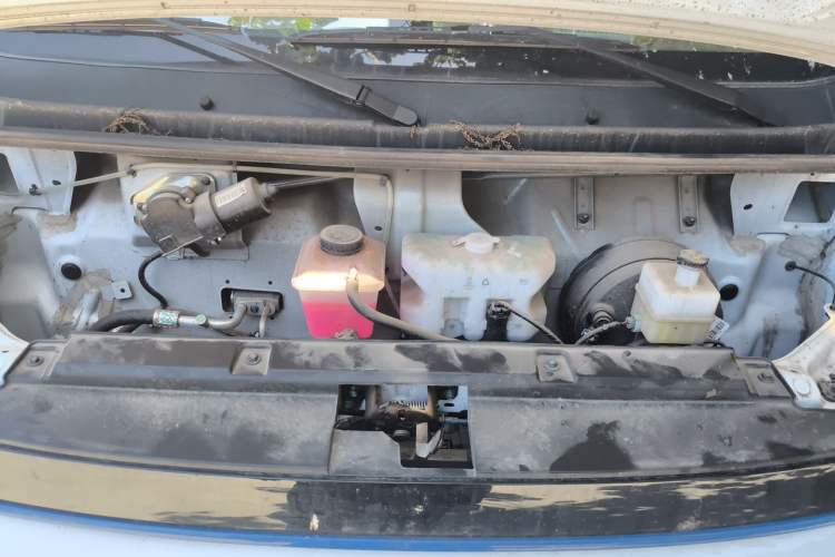 Used Farizon Xingxiang V  Engine Bay