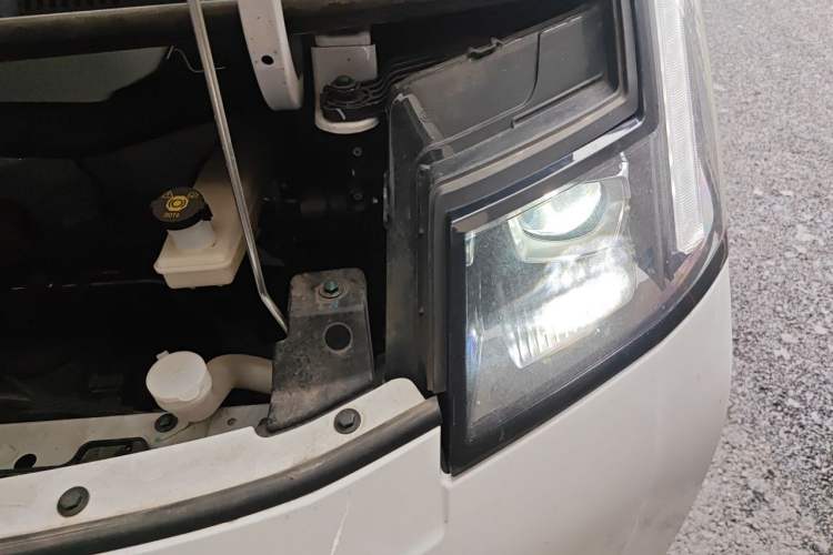 Used Farizon Xingxiang V 2025 Xingxiang V7E Functional Edition, Smart Edition, CATL 50.2kWh Engine Bay Left