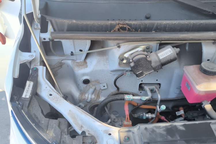 Used Farizon Xingxiang V  Engine Bay Right