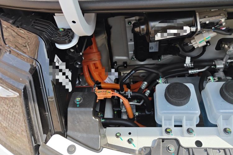 Used Farizon Xingxiang V 2025 Xingxiang V7E Functional Edition, Smart Edition, CATL 50.2kWh Engine Bay Right