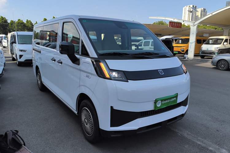 Used Farizon Xingxiang V 2025 Star Enjoy V7E Functional Edition Smart Edition Xuanwu 51.4 kWh Front Right 45 Deg