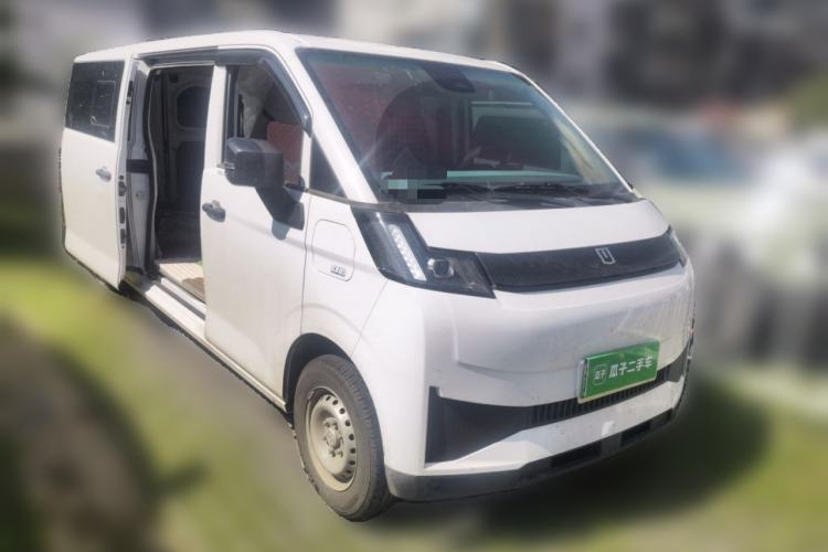 Used Farizon Xingxiang V 2025 V8E Functional Edition—Smart Edition, 350km Front Right 45 Deg