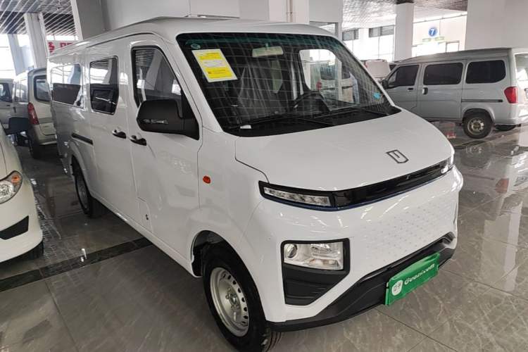 Used Farizon Xingxiang V 2025 Star Enjoy V6E Xuanwu Wealth Creation Edition II Front Right 45 Deg