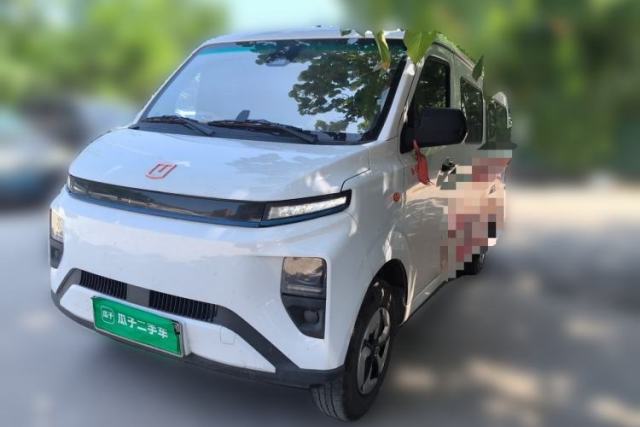 Used Farizon Xingxiang V Remote Star Enjoy V6F, with a 325 km range.