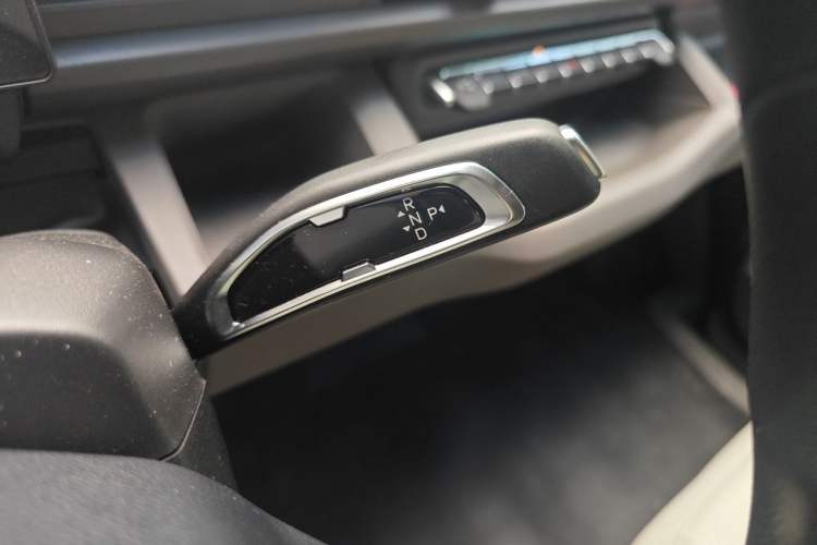 Used Farizon Xingxiang V 2025 Star Enjoy V7E Functional Edition Smart Wealth Edition Xuanwu 51.4 kWh Gear Lever