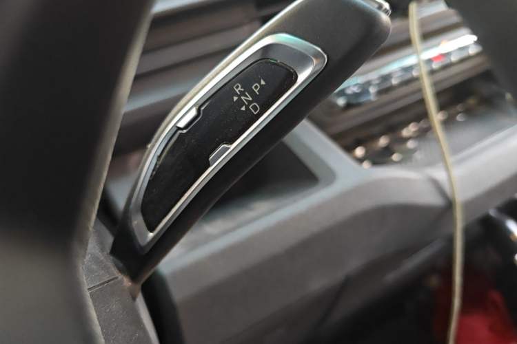 Used Farizon Xingxiang V 2025 Xingxiang V7E Functional Edition, Smart Edition, CATL 50.2kWh Gear Lever