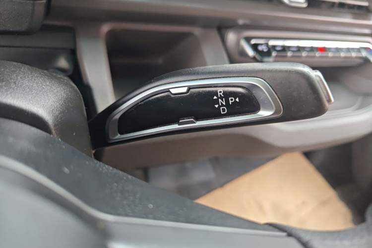 Used Farizon Xingxiang V 2025 Star Enjoy V7E Functional Edition Smart Wealth Edition Ningde 50.2 kWh Gear Lever