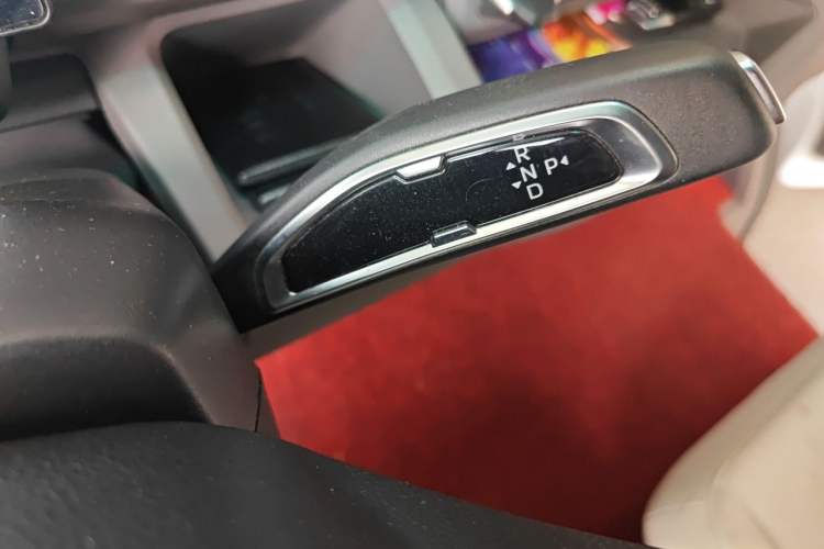 Used Farizon Xingxiang V 2025 Xingxiang V7E Functional Edition, Smart Edition, CATL 50.2kWh Gear Lever