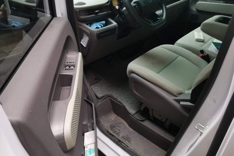 Used Farizon Xingxiang V 2025 Star Enjoy V7E Smart Edition Xuanwu 51.4 kWh Interior 3