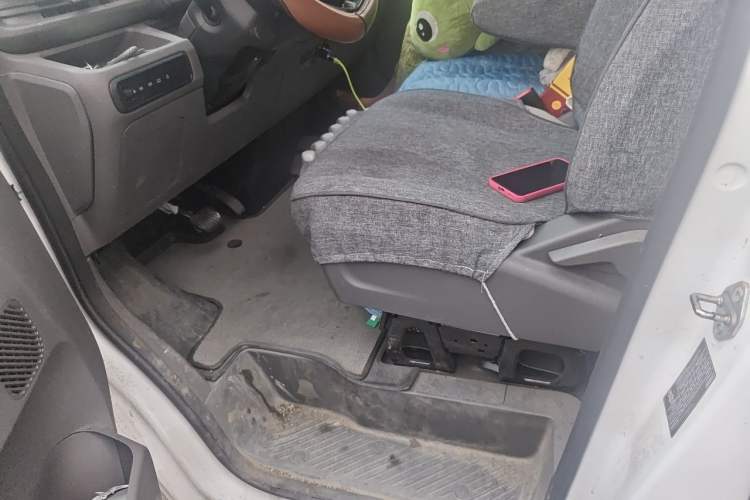 Used Farizon Xingxiang V 2025 V8E—Smart Edition 360km Left Front Seat