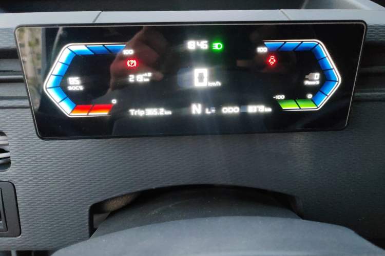 Used Farizon Xingxiang V 2025 Xingxiang V6E Xuanwu Wealth Creation Edition I Odometer Close Up