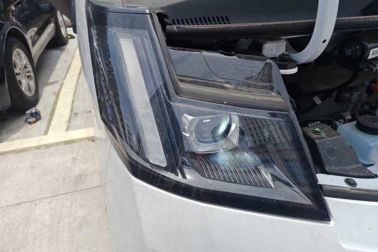 Used Farizon Xingxiang V 2025 Star Enjoy V7E Functional Edition Smart Wealth Edition Xuanwu 51.4 kWh Right Front Headlight