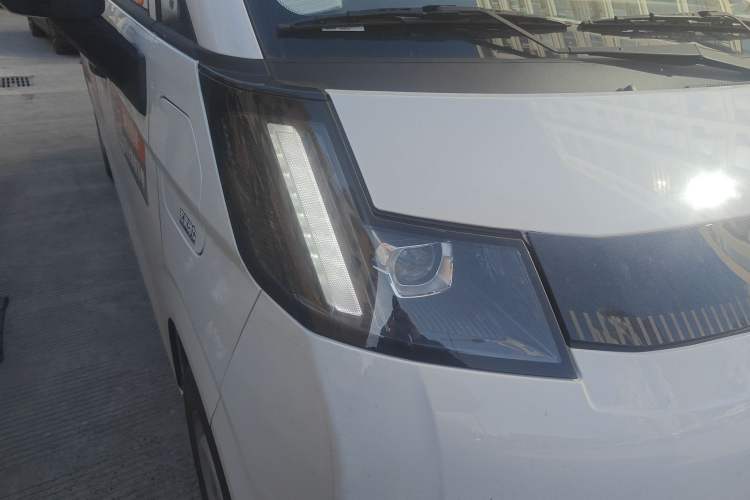 Used Farizon Xingxiang V 2025 Star Enjoy V7E Smart Edition Xuanwu 51.4 kWh Right Front Headlight