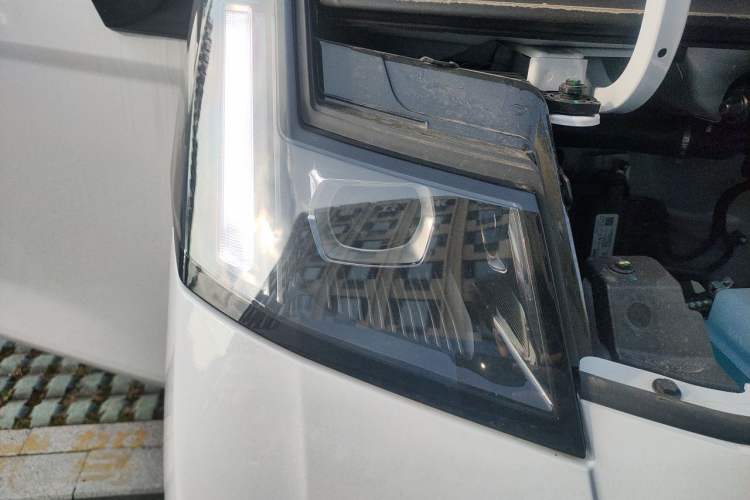 Used Farizon Xingxiang V 2025 Star Enjoy V7E Functional Edition Smart Edition Xuanwu 51.4 kWh Right Front Headlight