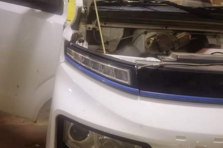 Used Farizon Xingxiang V 2025 Xingxiang V6E Xuanwu Wealth Creation Edition I Right Front Headlight