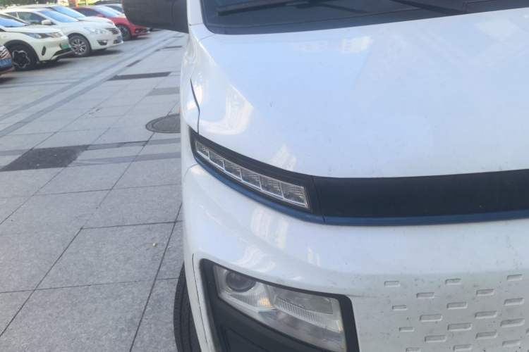Used Farizon Xingxiang V 2025 Xingxiang V6E Xuanwu Wealth Creation Edition I Right Front Headlight