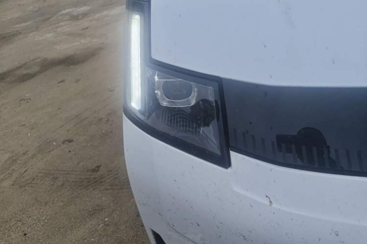 Used Farizon Xingxiang V 2025 V8E—Smart Edition 360km Right Front Headlight