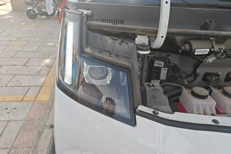 Used Farizon Xingxiang V 2025 Star Enjoy V7E Smart Edition Xuanwu 51.4 kWh Right Front Headlight