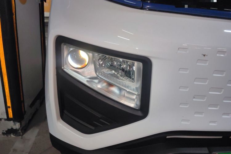 Used Farizon Xingxiang V 2025 Xingxiang V6E Xuanwu Wealth Creation Edition I Right Front Headlight