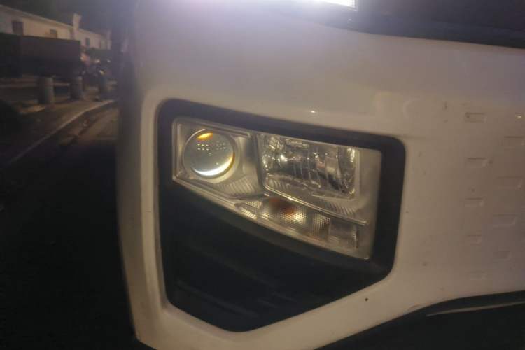 Used Farizon Xingxiang V 2025 Xingxiang V6E Xuanwu Wealth Creation Edition I Right Front Headlight