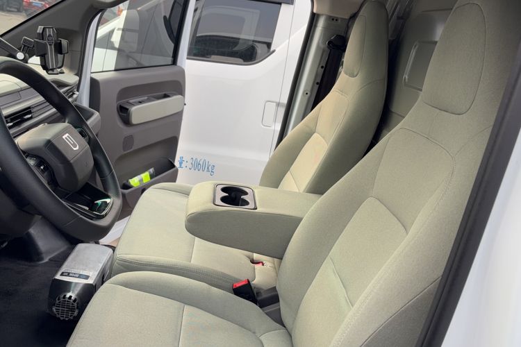 Used Farizon Xingxiang V 2025 Star Enjoy V7E Smart Wealth Edition Xuanwu 51.4 kWh Right Front Seat