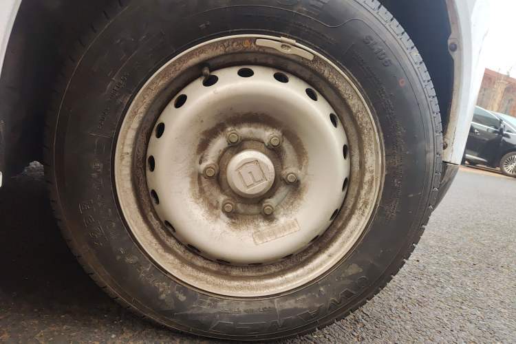 Used Farizon Xingxiang V 2025 Star Enjoy V7E Smart Edition Xuanwu 51.4 kWh Right Front Wheel Hub