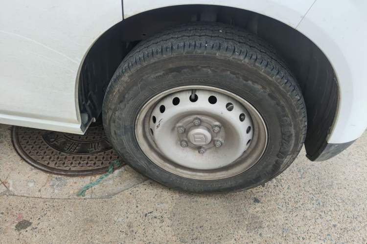 Used Farizon Xingxiang V 2025 Star Enjoy V7E Functional Edition Smart Edition Xuanwu 51.4 kWh Right Front Wheel Hub