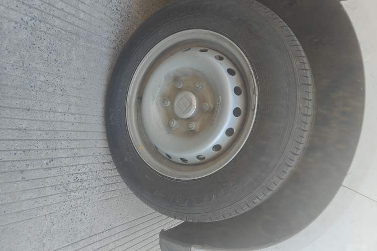 Used Farizon Xingxiang V 2025 Star Enjoy V7E Smart Edition Xuanwu 51.4 kWh Right Front Wheel Hub