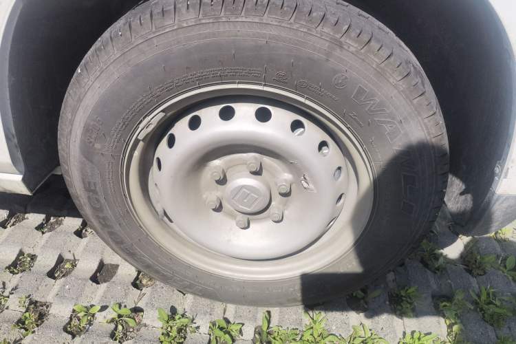 Used Farizon Xingxiang V 2025 V8E Functional Edition—Smart Edition, 350km Right Front Wheel Hub