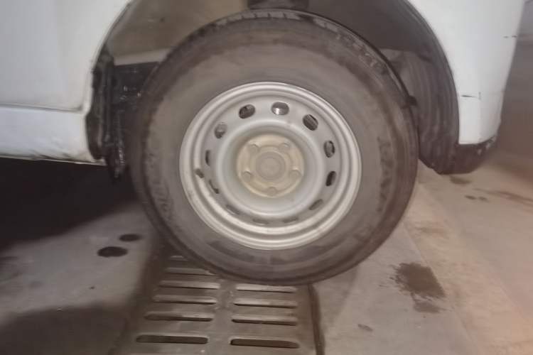 Used Farizon Xingxiang V 2025 Xingxiang V6E Xuanwu Wealth Creation Edition I Right Front Wheel Hub