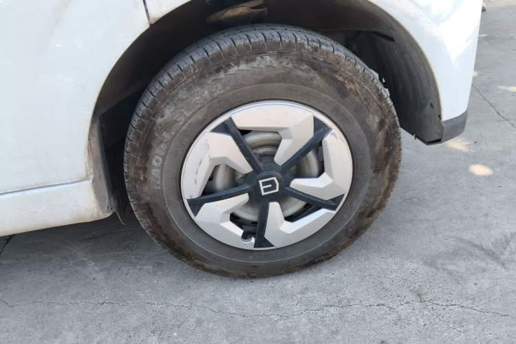 Used Farizon Xingxiang V  Right Front Wheel Hub