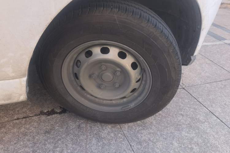 Used Farizon Xingxiang V 2025 Xingxiang V6E Xuanwu Wealth Creation Edition I Right Front Wheel Hub