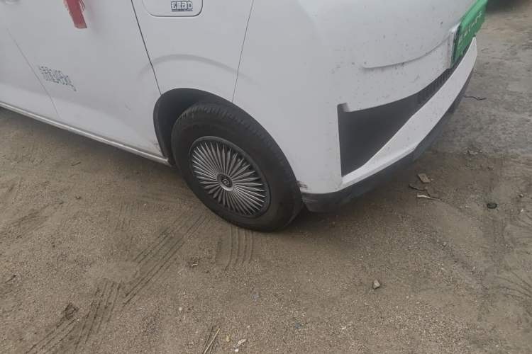 Used Farizon Xingxiang V 2025 V8E—Smart Edition 360km Right Front Wheel Hub
