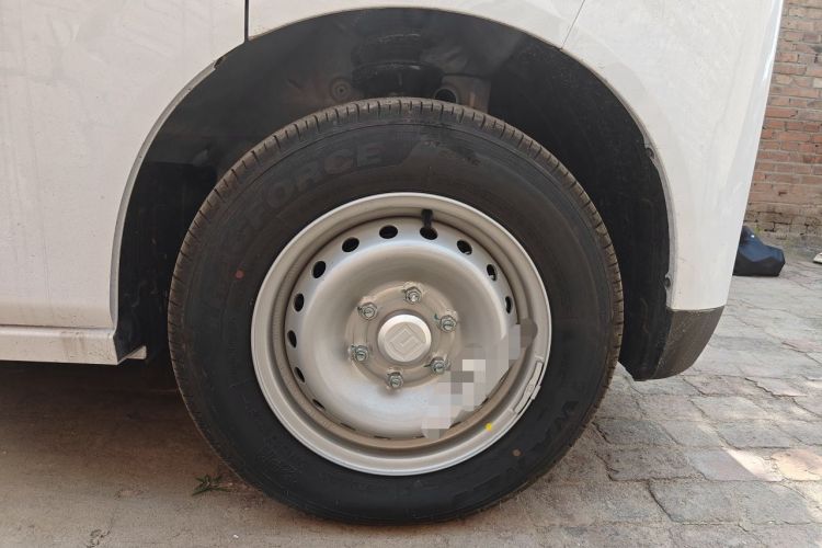 Used Farizon Xingxiang V 2025 Xingxiang V7E Functional Edition, Smart Edition, CATL 50.2kWh Right Front Wheel Hub