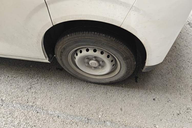 Used Farizon Xingxiang V 2025 Xingxiang V7E Functional Edition, Smart Edition, CATL 50.2kWh Right Front Wheel Hub