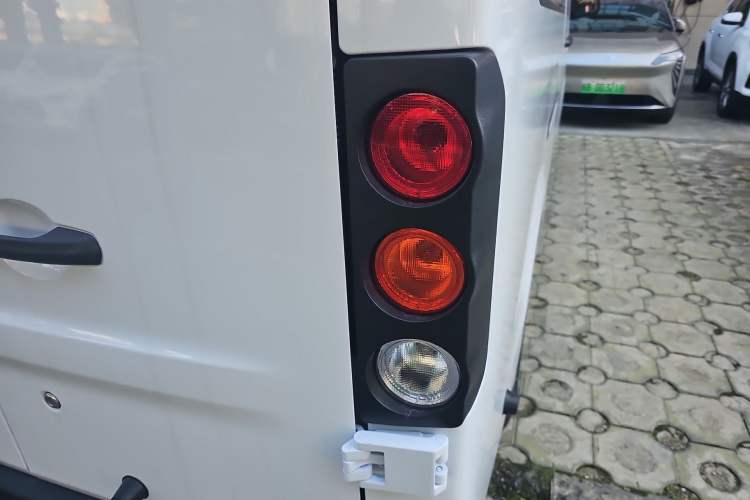 Used Farizon Xingxiang V 2025 Star Enjoy V6E Xuanwu Wealth Creation Edition II Right Rear Taillight
