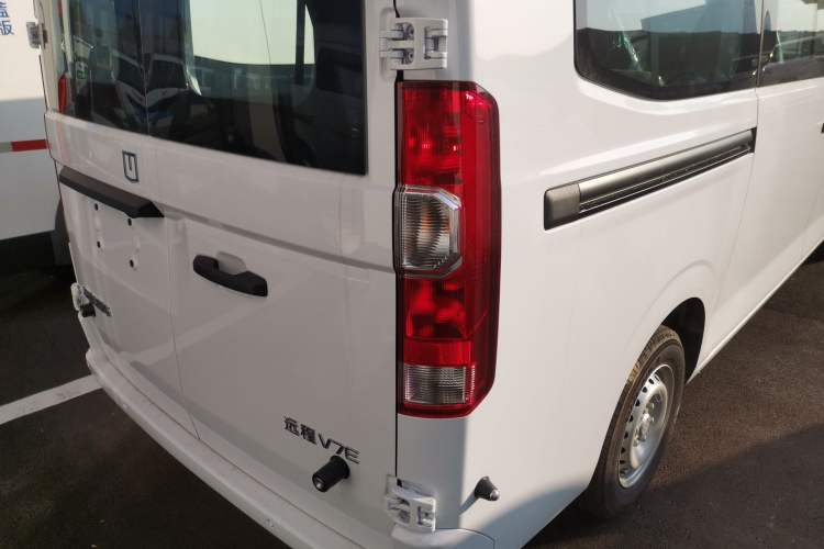 Used Farizon Xingxiang V 2025 Star Enjoy V7E Functional Edition Smart Edition Xuanwu 51.4 kWh Right Rear Taillight