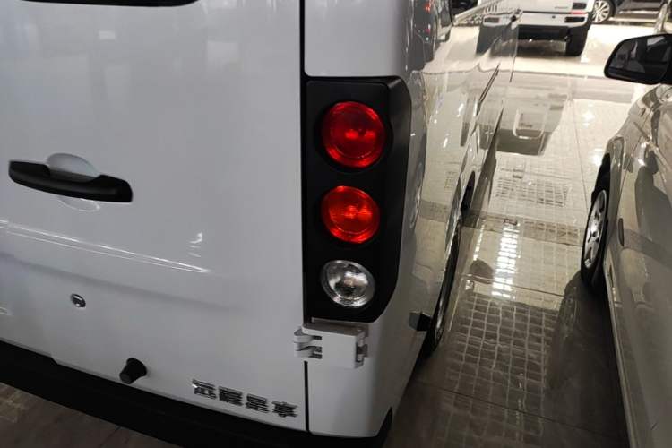 Used Farizon Xingxiang V 2025 Star Enjoy V6E Xuanwu Wealth Creation Edition II Right Rear Taillight