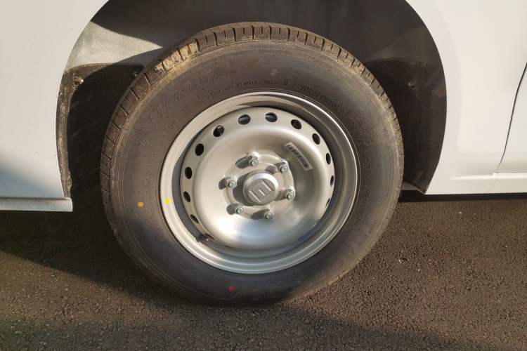 Used Farizon Xingxiang V 2025 Star Enjoy V7E Functional Edition Smart Edition Xuanwu 51.4 kWh Right Rear Wheel Hub