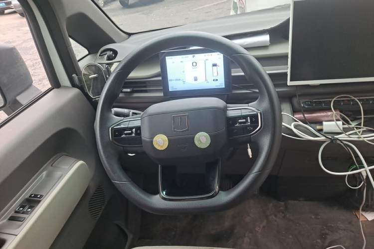 Used Farizon Xingxiang V 2025 Xingxiang V7E Functional Edition, Smart Edition, CATL 50.2kWh Steering Wheel