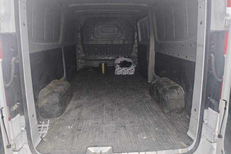 Used Farizon Xingxiang V 2025 V8E—Smart Edition 360km Trunk