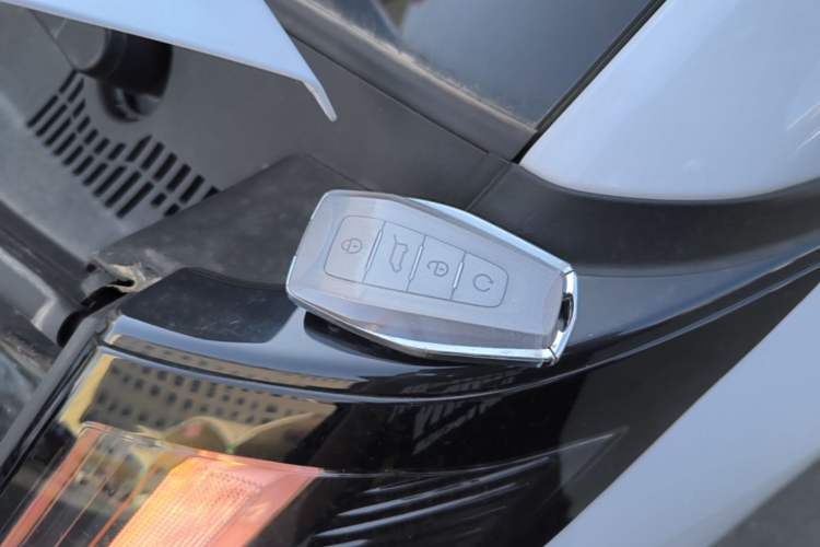 Used Farizon Xingxiang V 2025 Star Enjoy V7E Functional Edition Smart Edition Xuanwu 51.4 kWh Vehicle Key