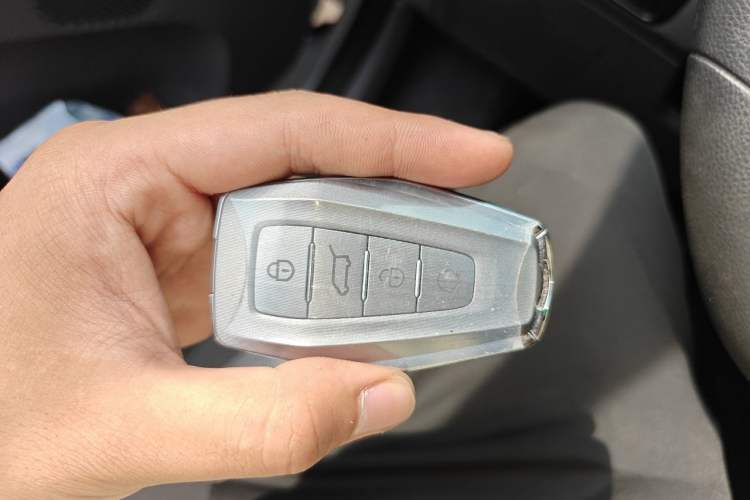 Used Farizon Xingxiang V 2025 Xingxiang V7E Functional Edition, Smart Edition, CATL 50.2kWh Vehicle Key