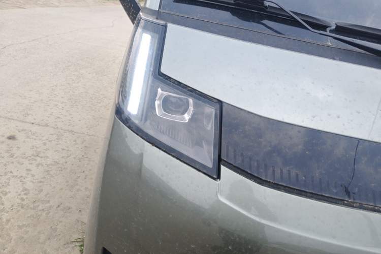 Used Farizon Xingxiang V  Right Front Headlight