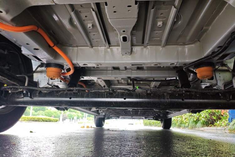 Used Farizon Xingxiang V 2026 Model V8E—Smart Function Edition 450km Chassis Rear
