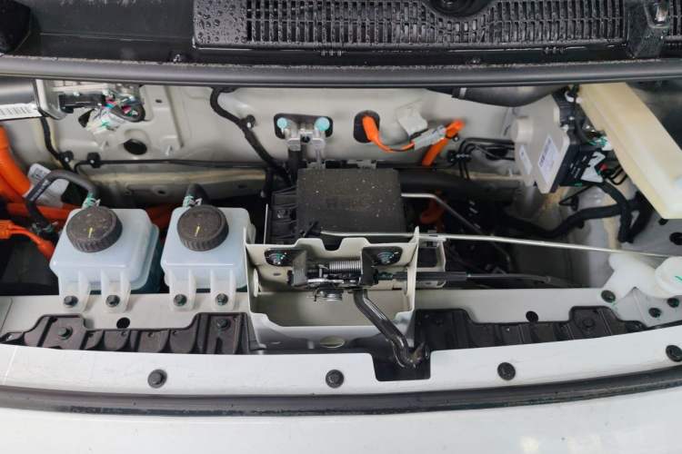 Used Farizon Xingxiang V 2026 Model, V8E—Smart Edition, 460km Engine Bay