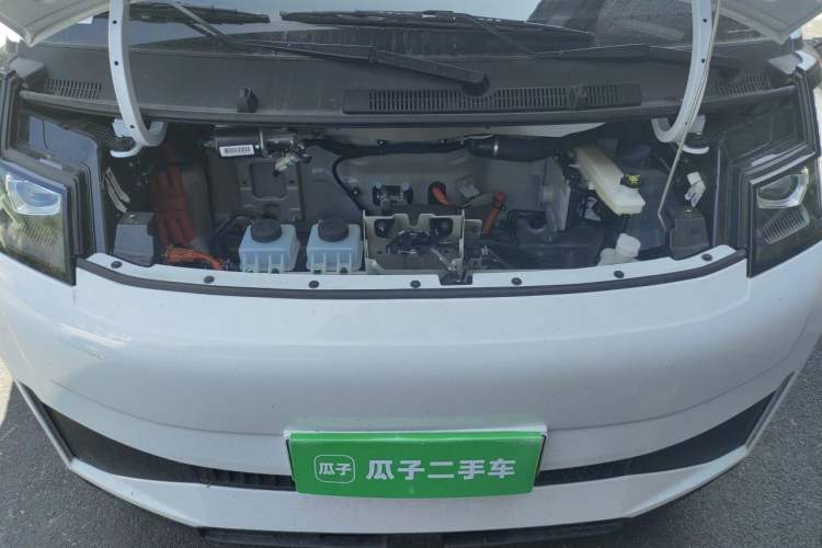 Used Farizon Xingxiang V 2026 Model V8E—Smart Function Edition 450km Engine Bay