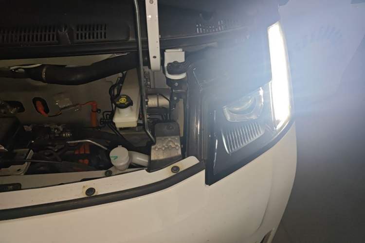 Used Farizon Xingxiang V 2026 Model, V8E—Smart Edition, 460km Engine Bay Left