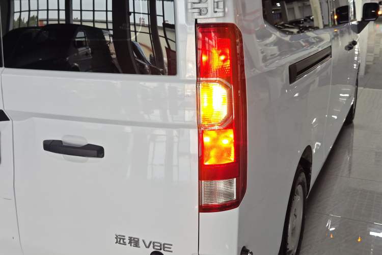Used Farizon Xingxiang V 2026 Model V8E—Smart Function Edition 450km Exterior 3