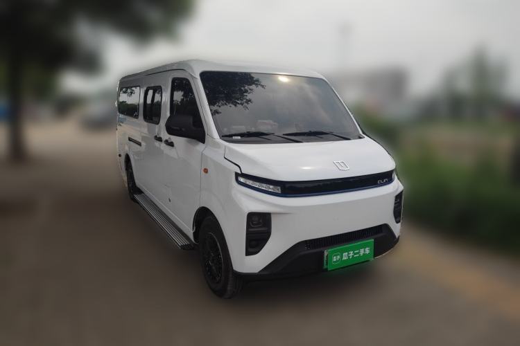 Used Farizon Xingxiang V  Front Right 45 Deg